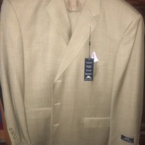 New w/ tags. Men’s Stafford Suit